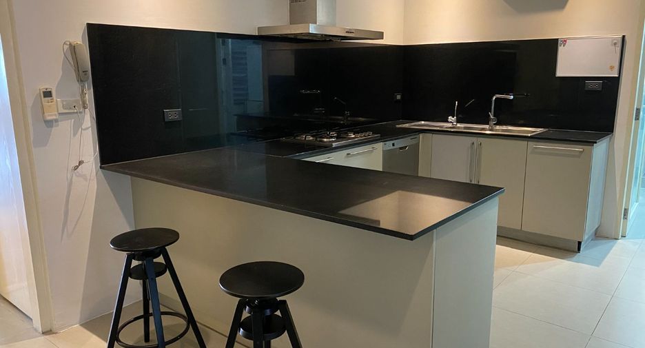 Condo en alquiler de 4 habitaciones en Watthana, Bangkok