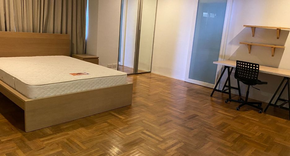 Condo en alquiler de 4 habitaciones en Watthana, Bangkok