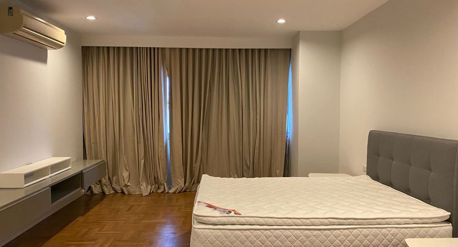 Condo en alquiler de 4 habitaciones en Watthana, Bangkok