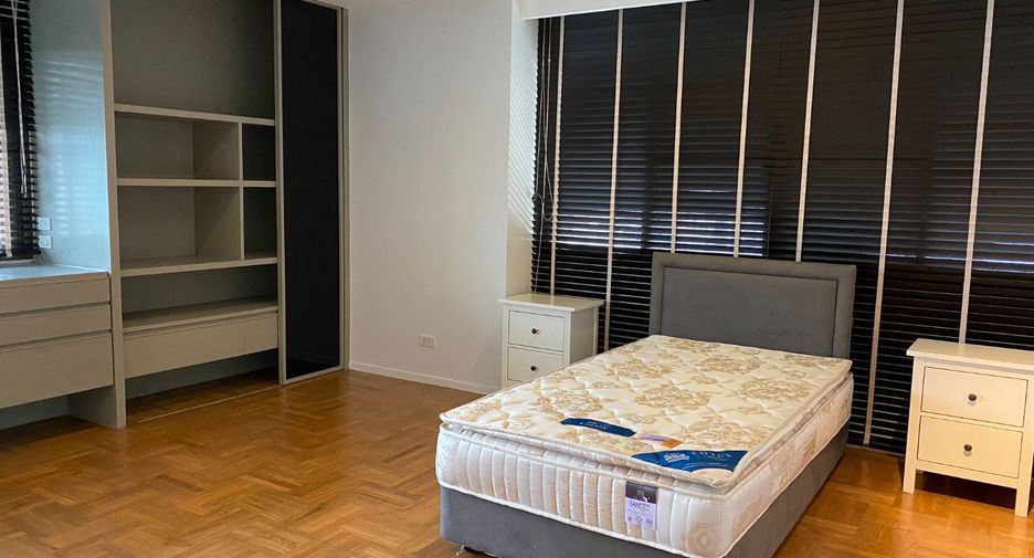 Condo en alquiler de 4 habitaciones en Watthana, Bangkok