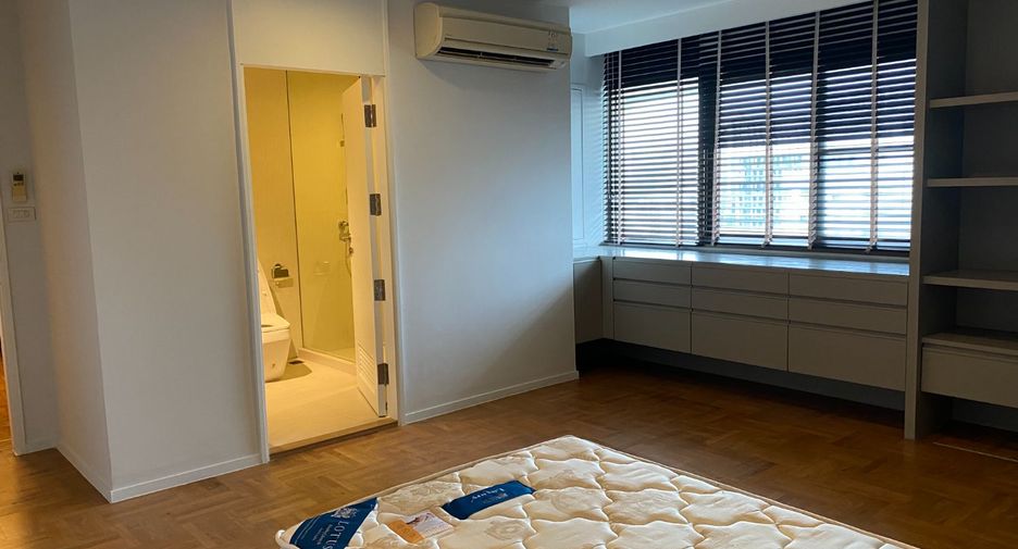 Condo en alquiler de 4 habitaciones en Watthana, Bangkok