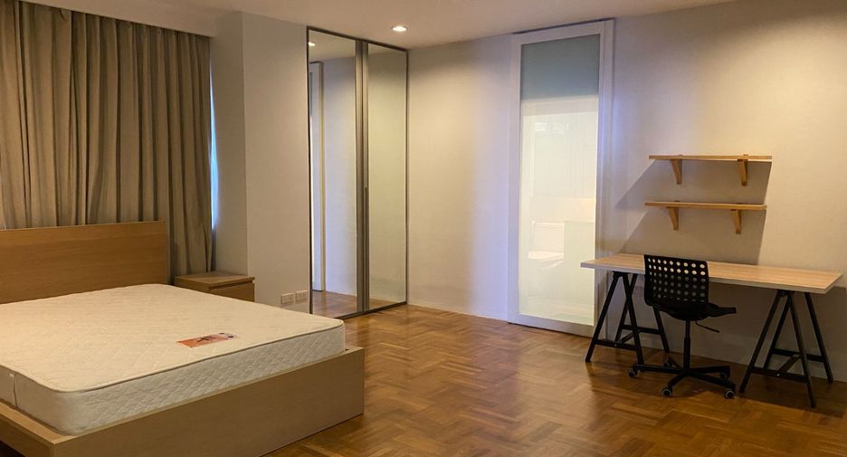 Condo en alquiler de 4 habitaciones en Watthana, Bangkok