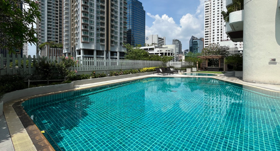 Condo en alquiler de 4 habitaciones en Watthana, Bangkok