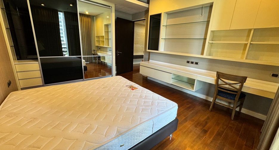 À louer 5 chambres condo à Khlong Toei, Bangkok