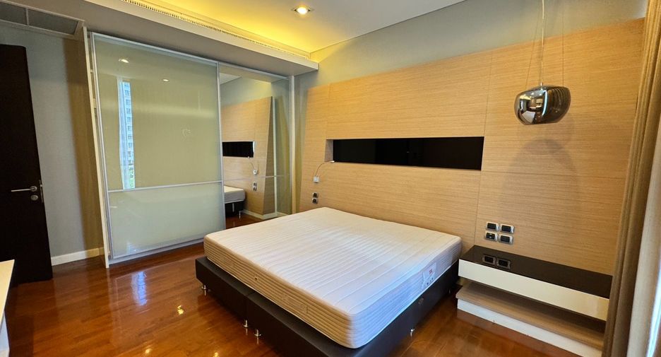 À louer 5 chambres condo à Khlong Toei, Bangkok