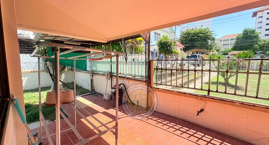 For rent 3 bedrooms villa in South Pattaya, Pattaya