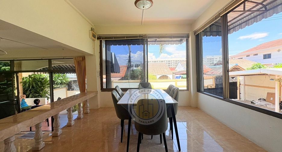 For rent 3 bedrooms villa in South Pattaya, Pattaya