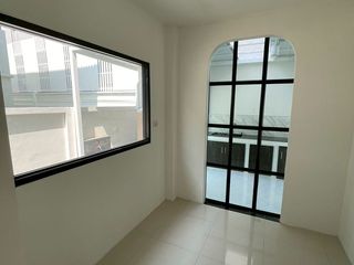 Casa en venta de 3 habitaciones en Si Racha, Chonburi