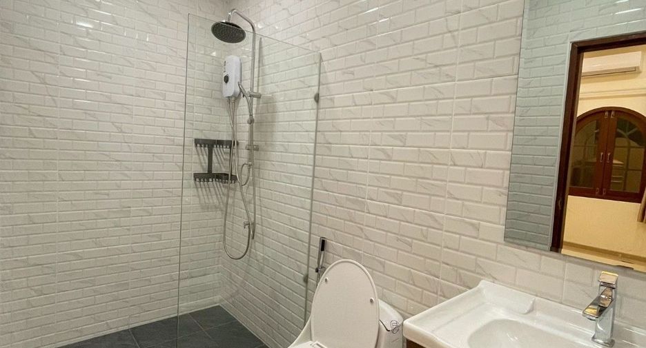 Casa adosada en venta de 2 habitaciones en Central Pattaya, Pattaya