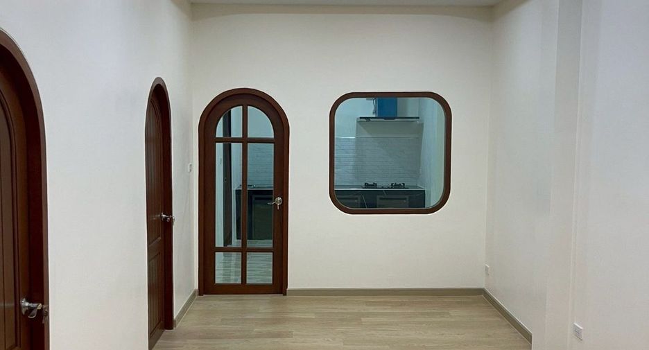 Casa adosada en venta de 2 habitaciones en Central Pattaya, Pattaya