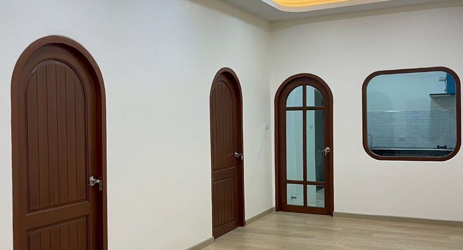 Casa adosada en venta de 2 habitaciones en Central Pattaya, Pattaya