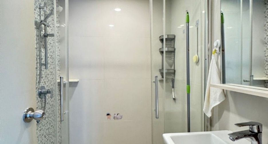 For sale 1 bed condo in Phra Khanong, Bangkok