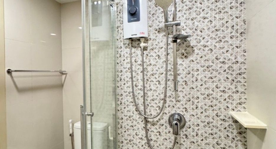 For sale 1 bed condo in Phra Khanong, Bangkok