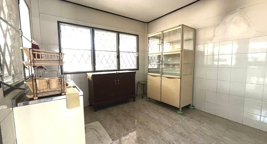 出售 3 卧室 独立屋 在 Lat Phrao, 曼谷