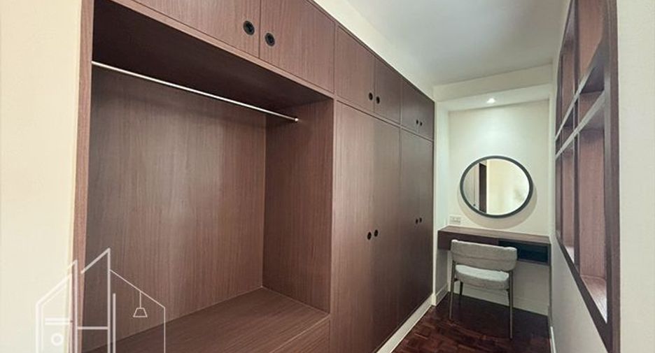 À louer 2 chambres appartement à Khlong Toei, Bangkok