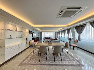 For rent 3 bedrooms condo in Khlong Toei, Bangkok