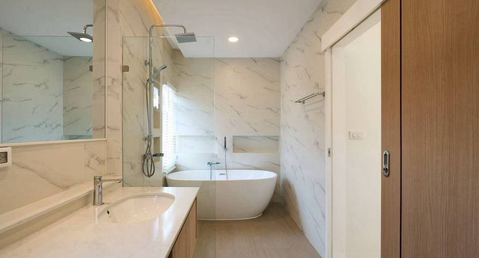 Villa en venta de 5 habitaciones en Mueang Chiang Mai, Chiang Mai