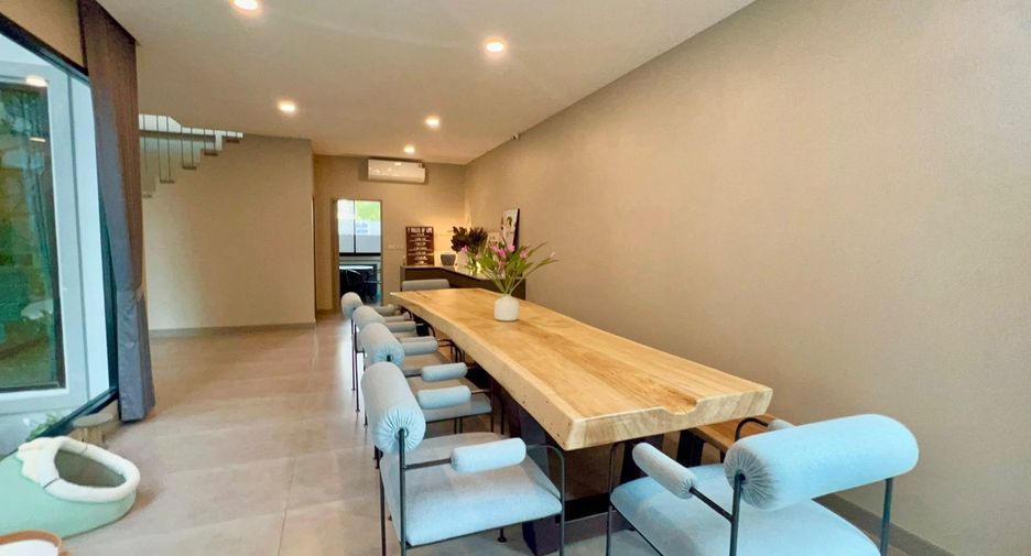 Villa zum Kauf mit 5 Zimmer in Mueang Chiang Mai, Chiang Mai