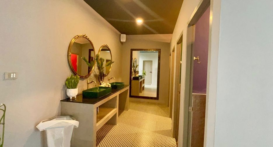 Villa zum Kauf mit 5 Zimmer in Mueang Chiang Mai, Chiang Mai