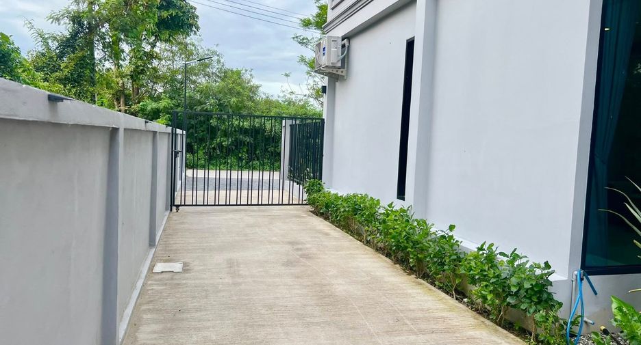 Villa zum Kauf mit 5 Zimmer in Mueang Chiang Mai, Chiang Mai