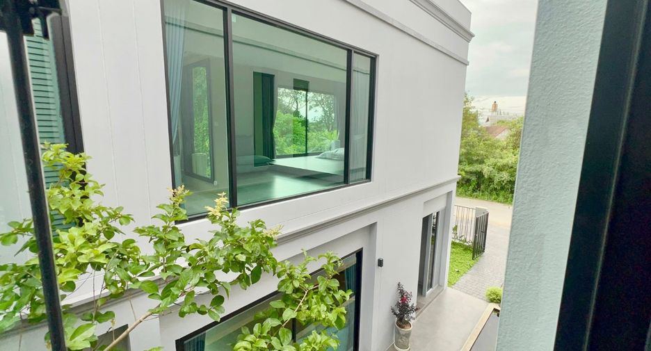 Villa zum Kauf mit 5 Zimmer in Mueang Chiang Mai, Chiang Mai