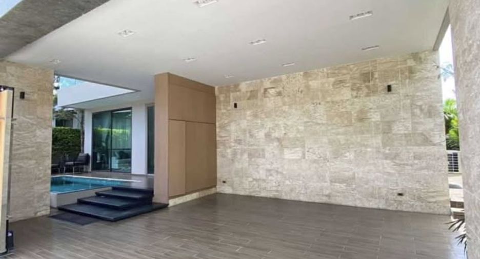 Villa en alquiler y en venta de 4 habitaciones en Huay Yai, Pattaya