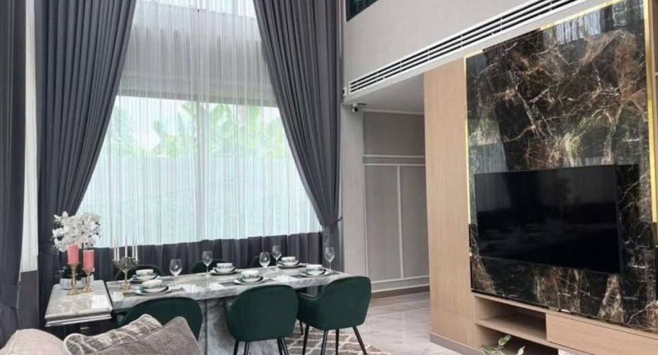 Villa en alquiler y en venta de 4 habitaciones en Huay Yai, Pattaya