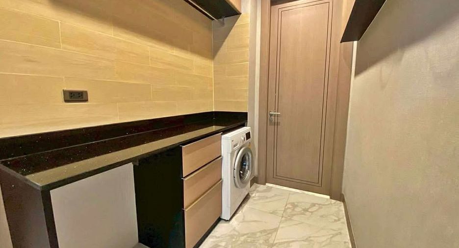 Villa en alquiler y en venta de 4 habitaciones en Huay Yai, Pattaya