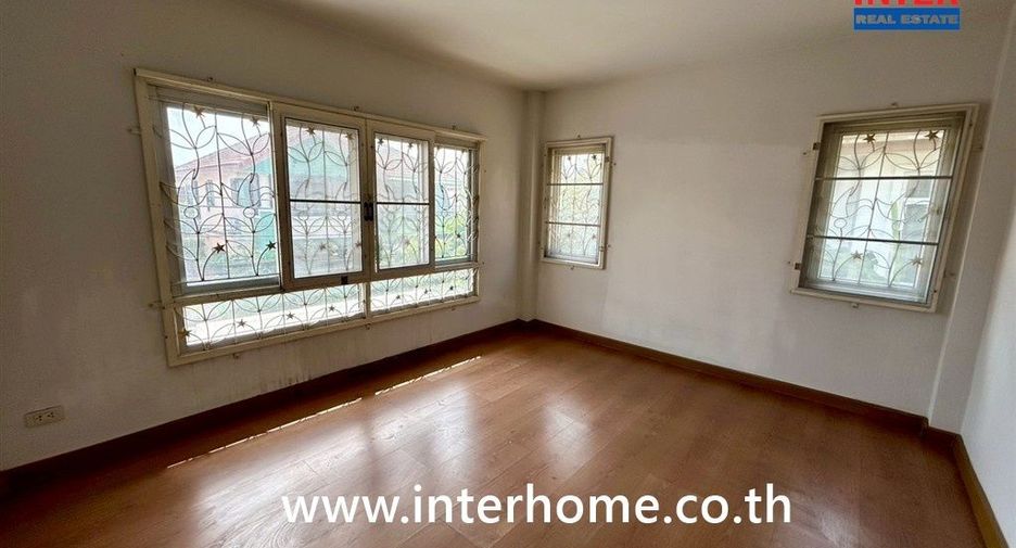 For sale 3 bedrooms house in Bang Sao Thong, Samut Prakan