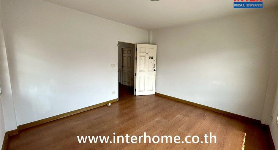 For sale 3 bedrooms house in Bang Sao Thong, Samut Prakan