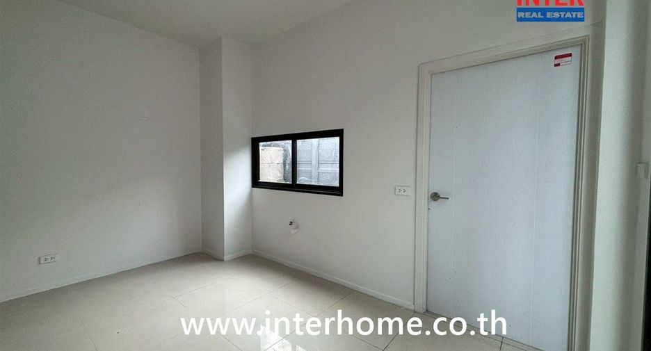 For sale 3 bedrooms townhouse in Don Mueang, Bangkok