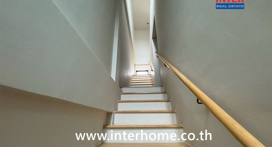 For sale 3 bedrooms townhouse in Don Mueang, Bangkok