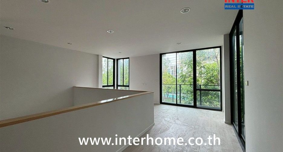 For sale 3 bedrooms townhouse in Don Mueang, Bangkok