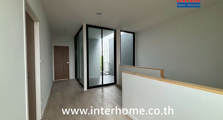 For sale 3 bedrooms townhouse in Don Mueang, Bangkok