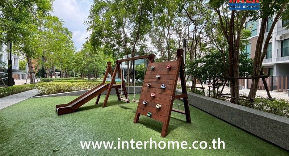 For sale 3 bedrooms townhouse in Don Mueang, Bangkok