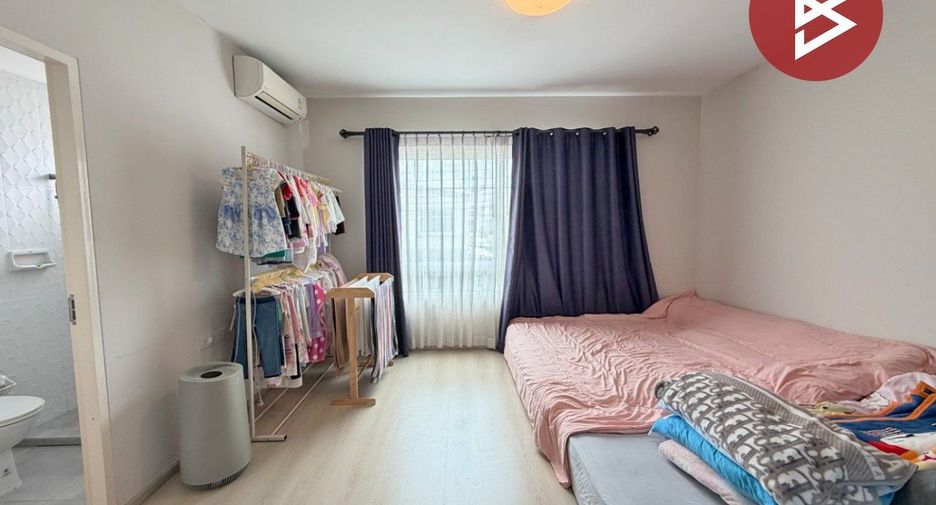 Casa adosada en venta de 3 habitaciones en Mueang Samut Prakan, Samut Prakan