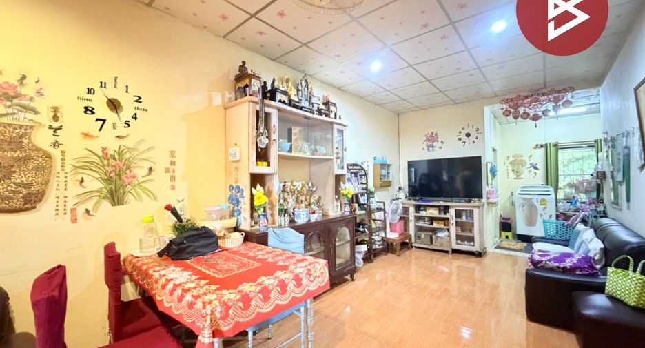 Casa adosada en venta de 2 habitaciones en Phra Pradaeng, Samut Prakan