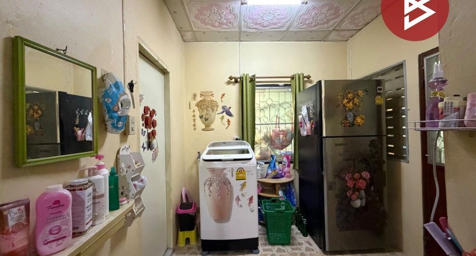 Casa adosada en venta de 2 habitaciones en Phra Pradaeng, Samut Prakan