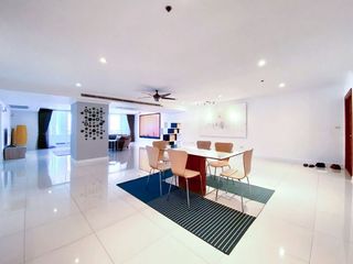 For sale 3 bedrooms condo in Watthana, Bangkok