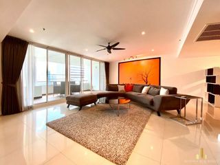 For sale 3 bedrooms condo in Watthana, Bangkok