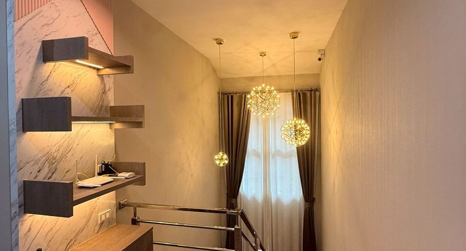 À vendre 4 chambres maison à San Kamphaeng, Chiang Mai