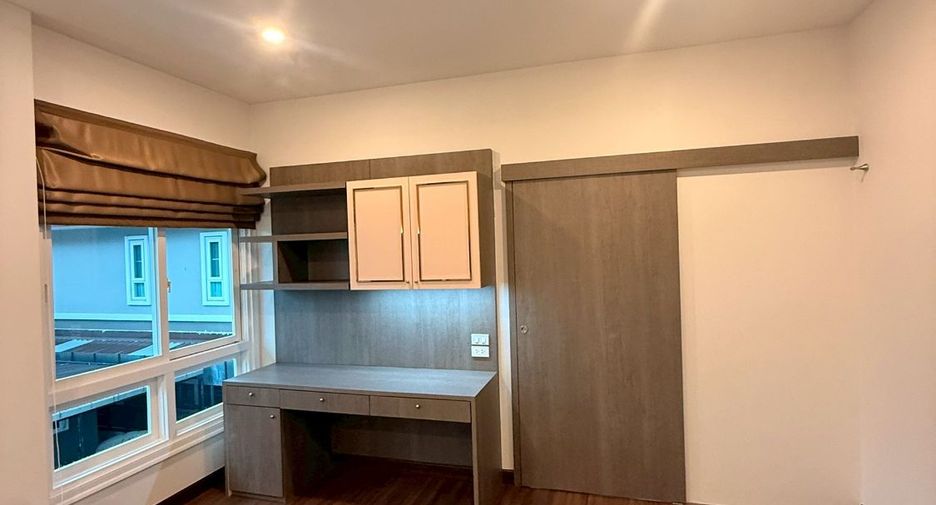 À vendre 4 chambres maison à San Kamphaeng, Chiang Mai