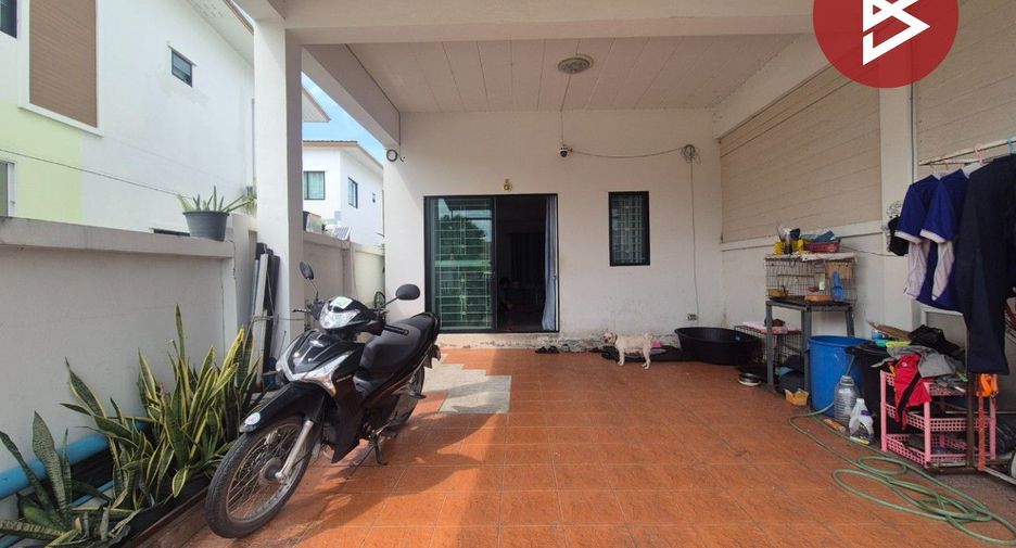 Casa adosada en venta de 3 habitaciones en Mueang Chon Buri, Chonburi