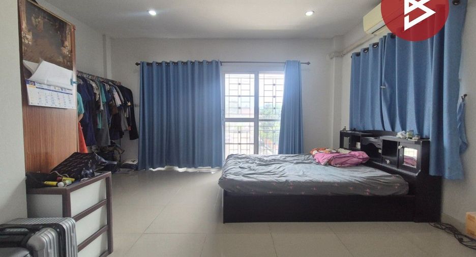 Casa adosada en venta de 3 habitaciones en Mueang Chon Buri, Chonburi