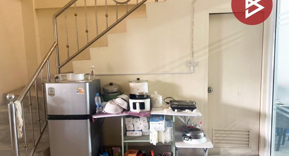 Local comercial en venta de 3 habitaciones en Mueang Chon Buri, Chonburi