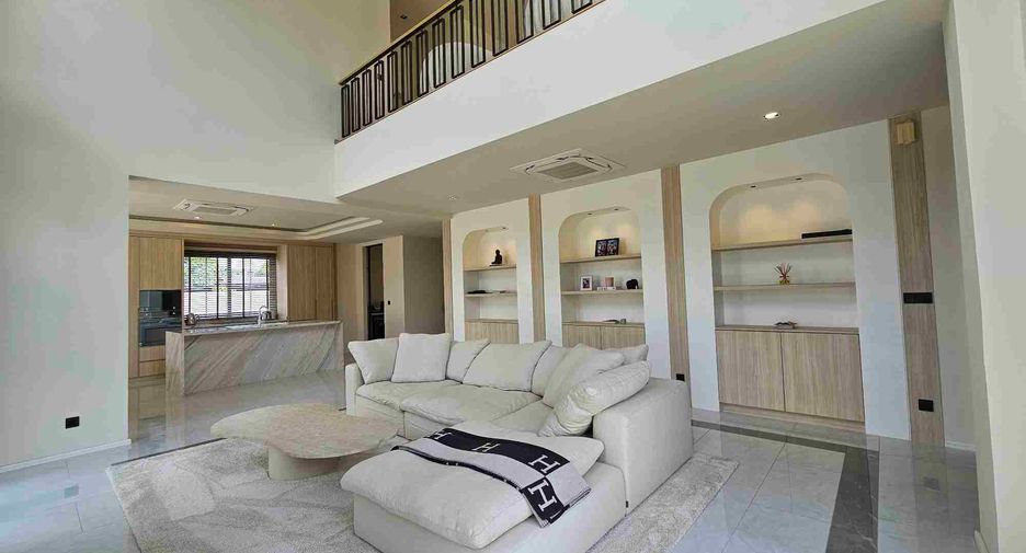 For sale 4 bedrooms house in East Pattaya, Pattaya