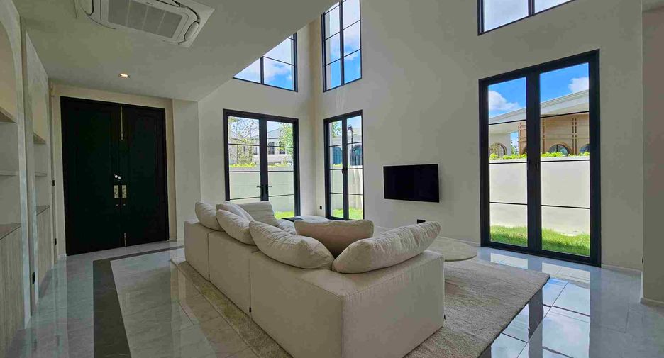For sale 4 bedrooms house in East Pattaya, Pattaya