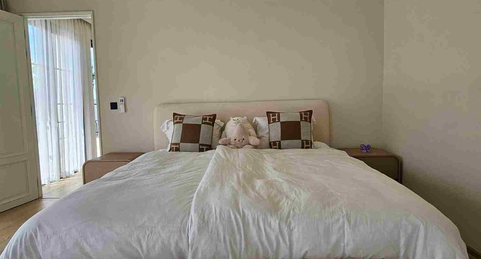 For sale 4 bedrooms house in East Pattaya, Pattaya
