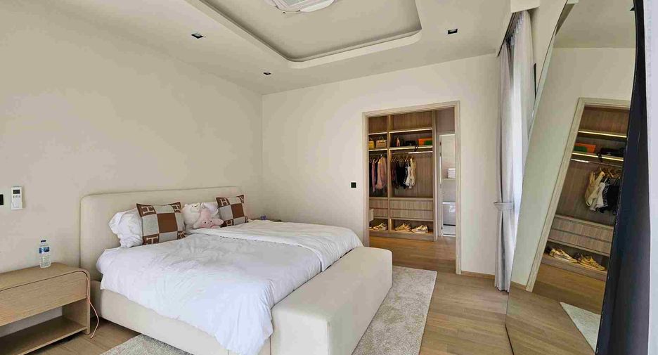 For sale 4 bedrooms house in East Pattaya, Pattaya