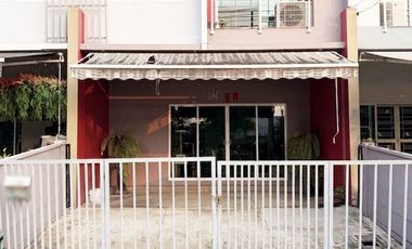 Casa adosada en venta de 1 habitaciones en Bang Khun Thian, Bangkok